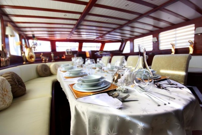 ARYF KAPTAN A Dining